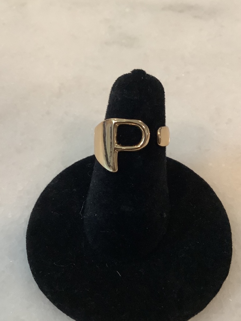 Contemporary Gold-Tone Open Detail Women's Ring w/ the Letter P, Brand New